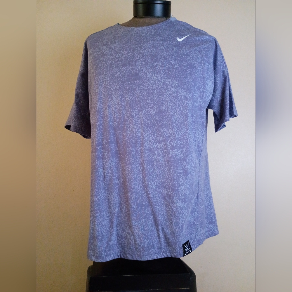 Nike Golf Club Golf Short-Sleeve Top Distressed Purple - NWT Large $60